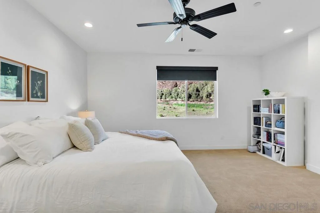 Photo of 10224 Noble Way