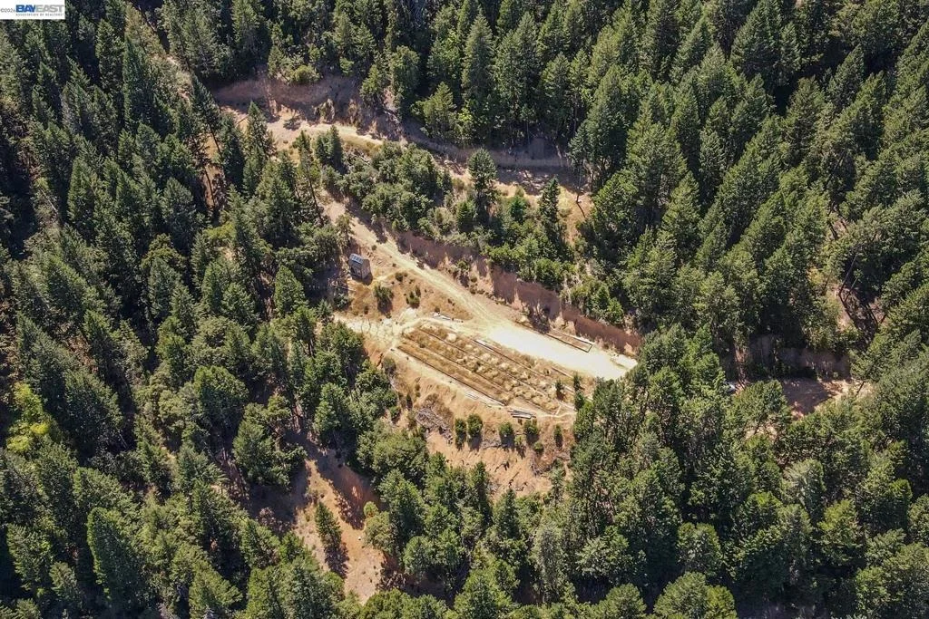 Photo of 190 Moore Gulch