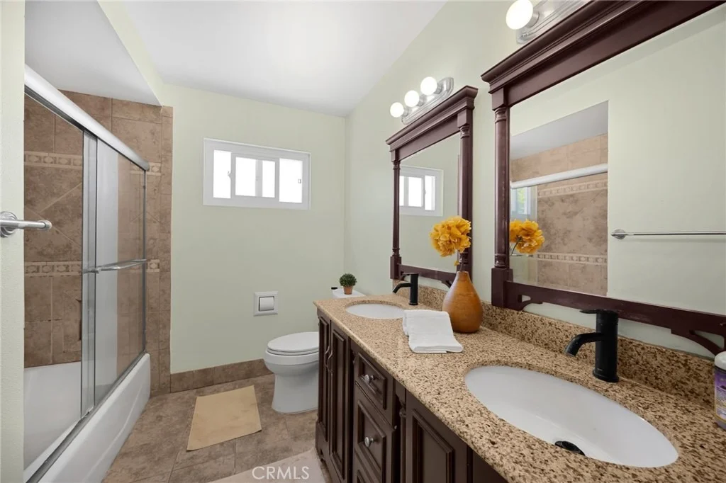 Photo of 1545 La Salle Circle