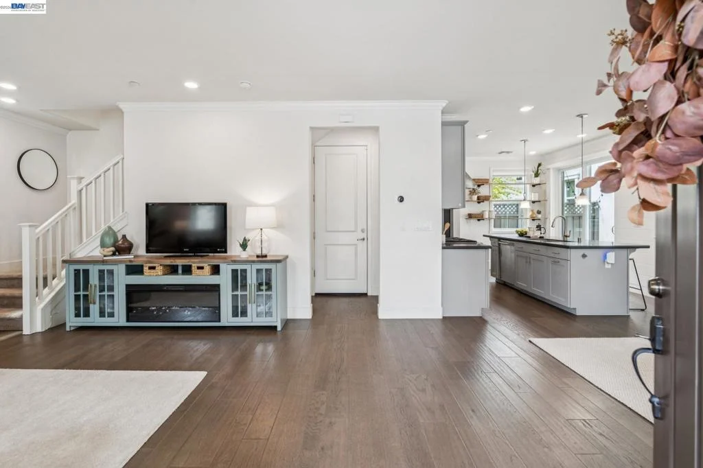 Photo of 1568 Clement Ave