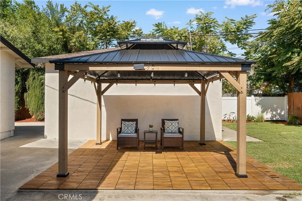 Photo of 500 Santa Paula Avenue