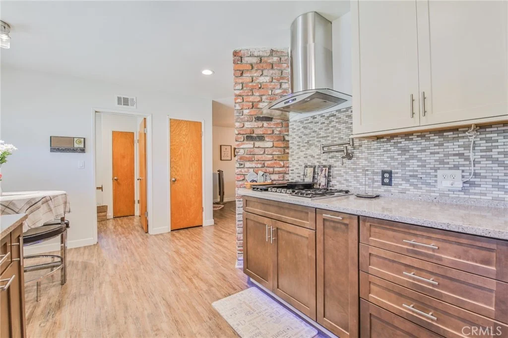 Photo of 874 W 19th St