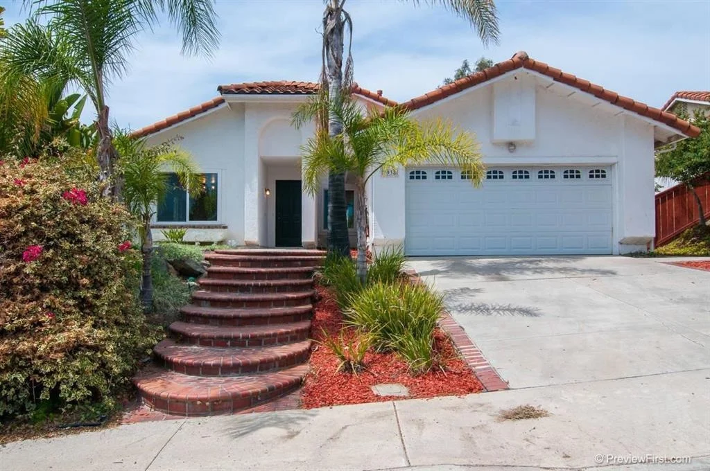 Photo of 7938 Avenida Diestro