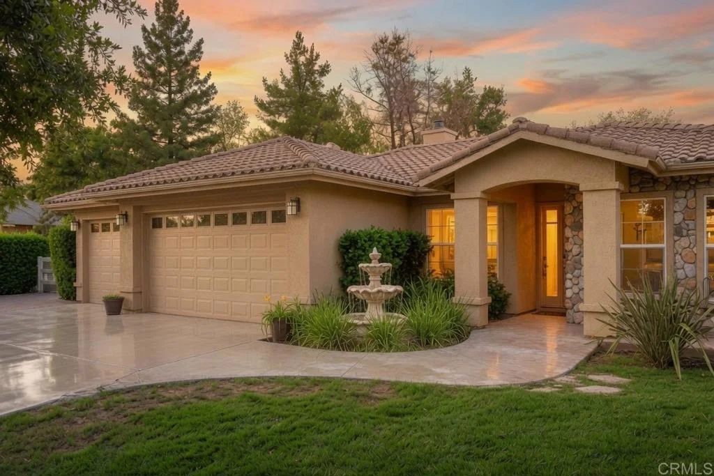 Photo of 2445 Southern Oak Road