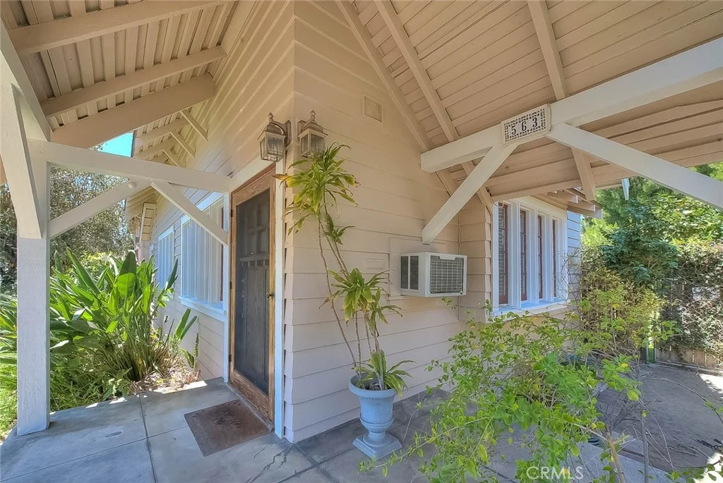 Photo of 563 Claremont