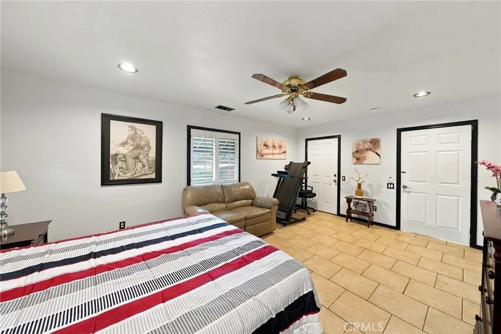 Photo of 2009 Graylock Avenue