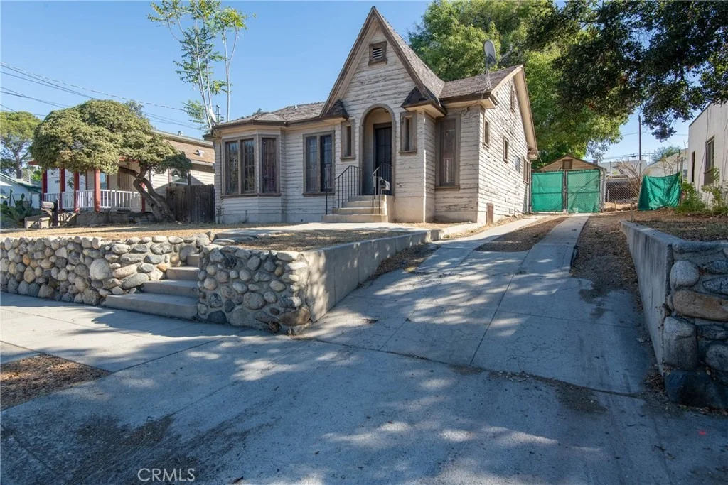 Photo of 10322 10326 Plainview Avenue