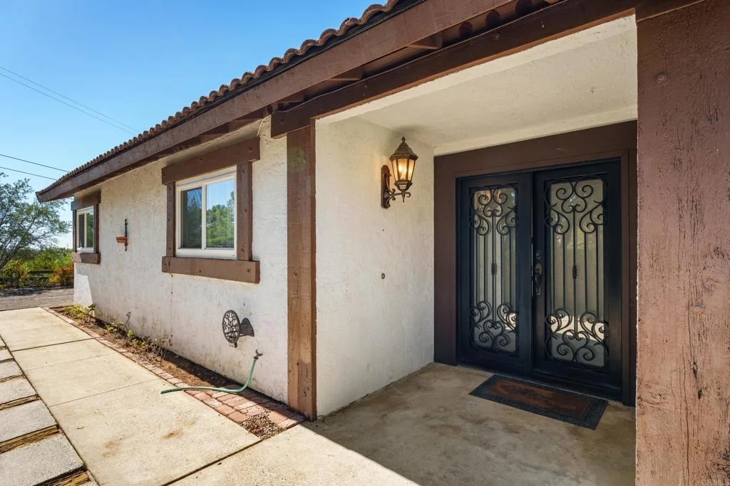 Photo of 3042 Holly Rd