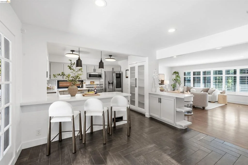 Photo of 5696 Colton Blvd