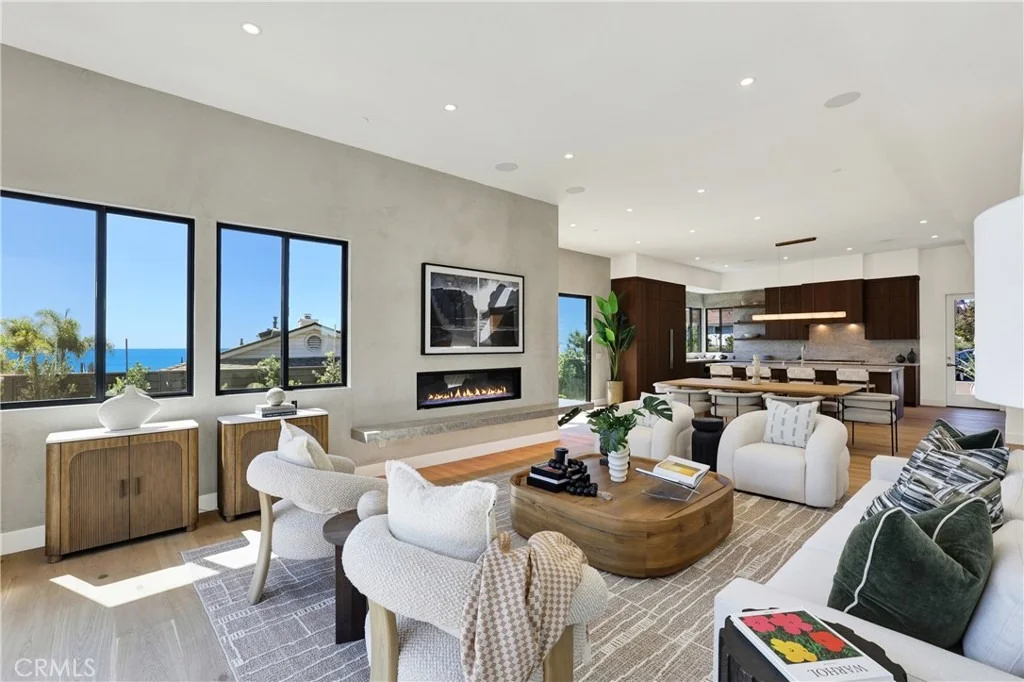 Photo of 408 Avenida Presidio
