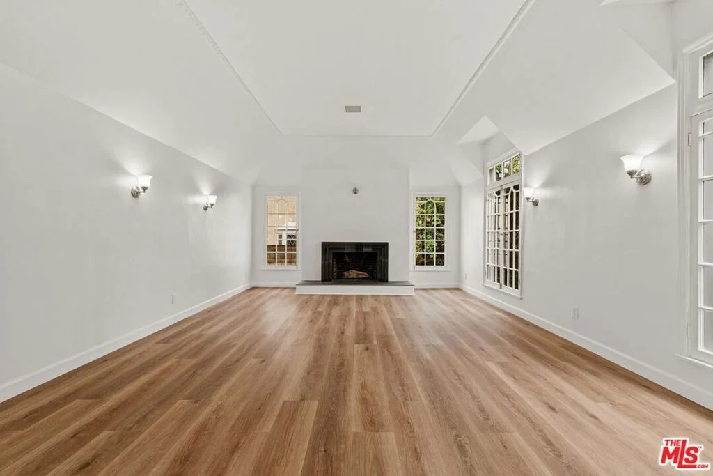 Photo of 512 N Elm Drive