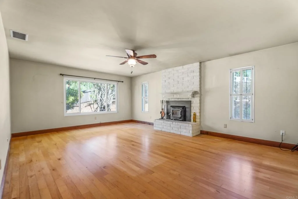 Photo of 3042 Holly Rd