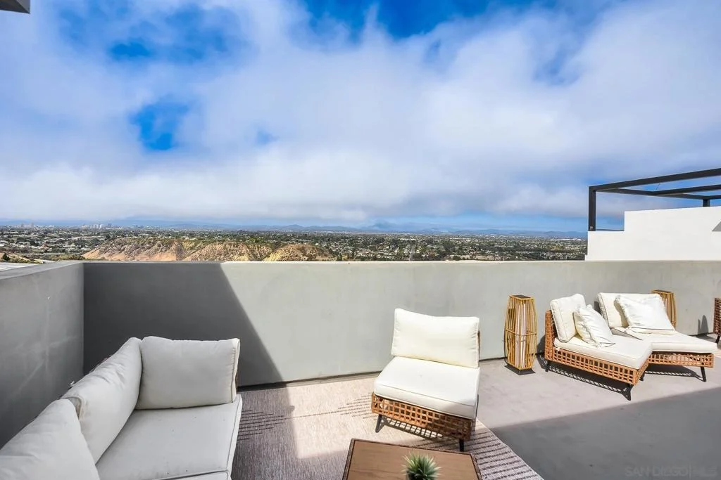Photo of 5725 Soledad Mountain