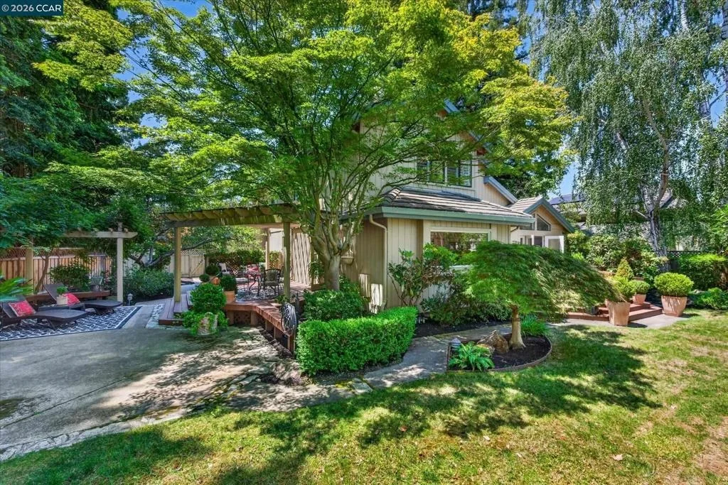 Photo of 549 Buttonwood Dr