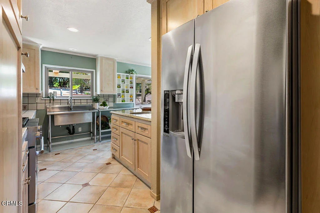 Photo of 567 N Avocado Place