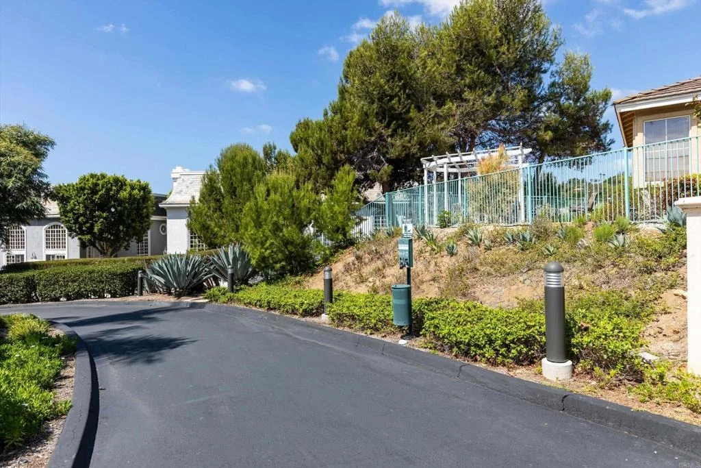 Photo of 2852 Avenida Valera