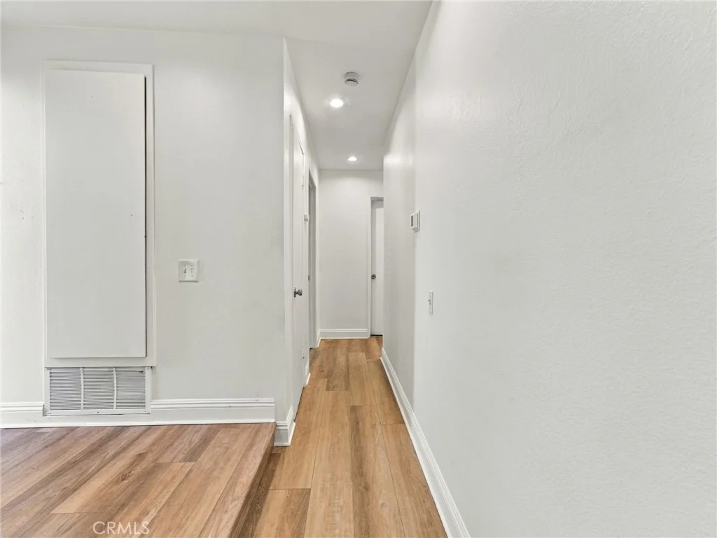 Photo of 330 W Devonshire Drive