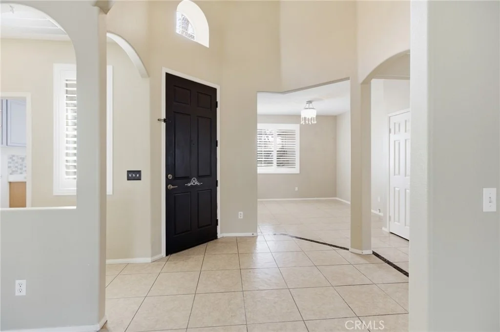 Photo of 740 Bahama
