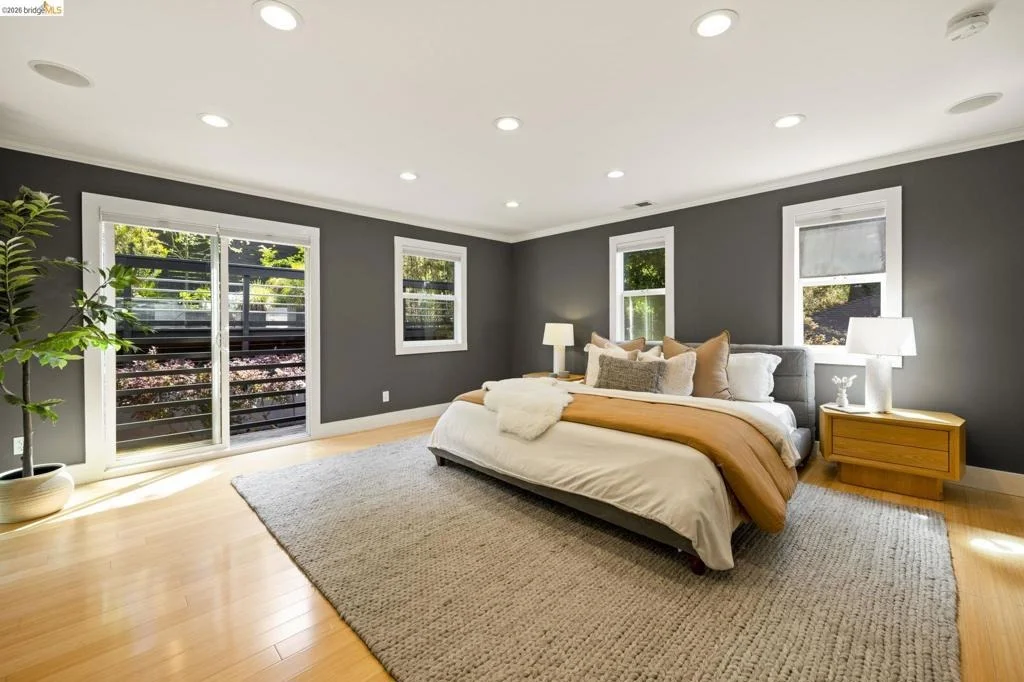 Photo of 683 Mandana Blvd.
