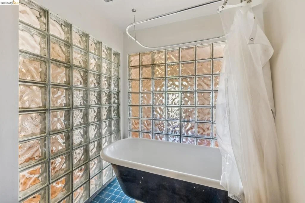 Photo of 1466 Scenic Ave