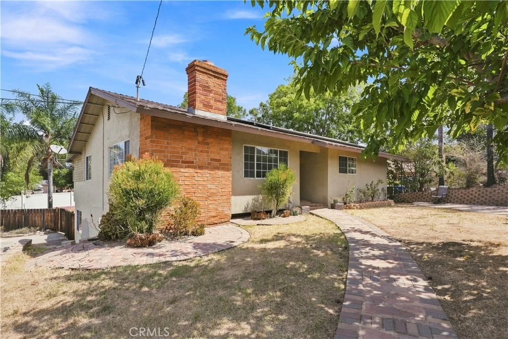 Photo of 1340 E Fallbrook Street