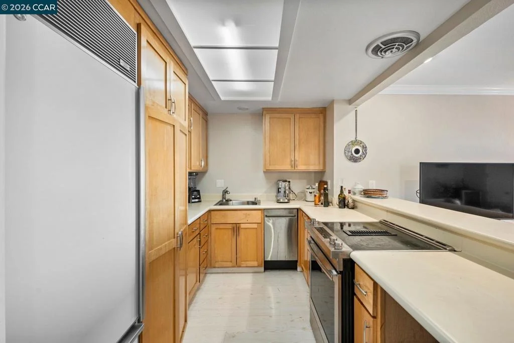 Photo of Unit 304 at 2 Panoramic Way