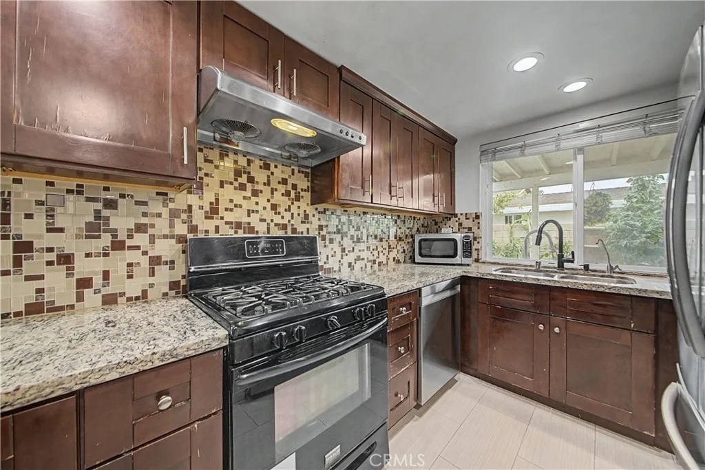 Photo of 13038 Parkview