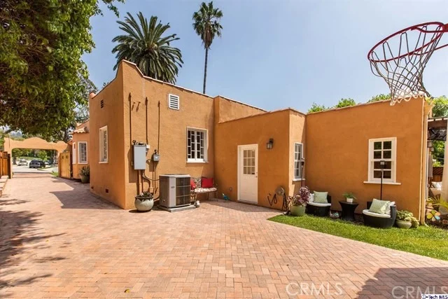 Photo of 1133 Cordova Avenue