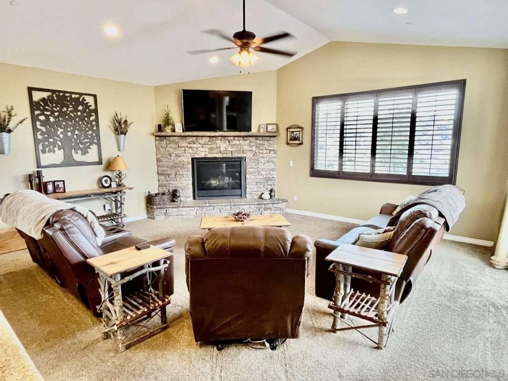 Photo of 231 Maple Ridge Dr