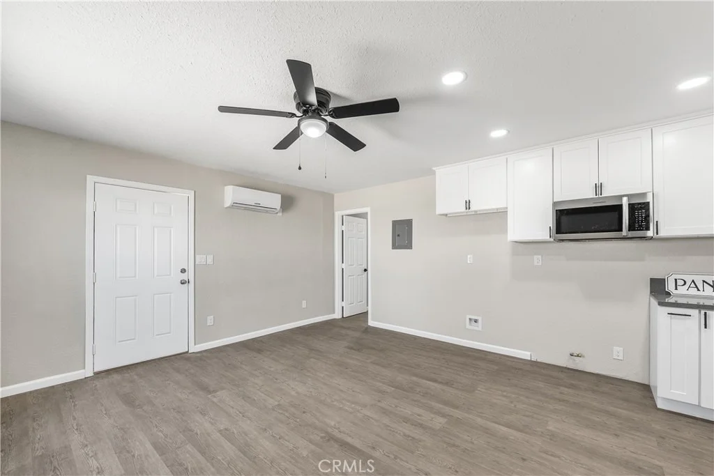Photo of 15992 Lawrence Drive