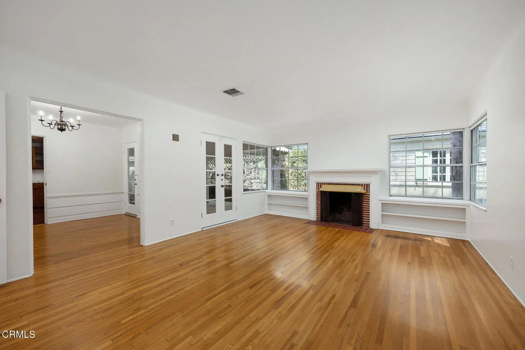 Photo of 321 S Griffith Park Drive