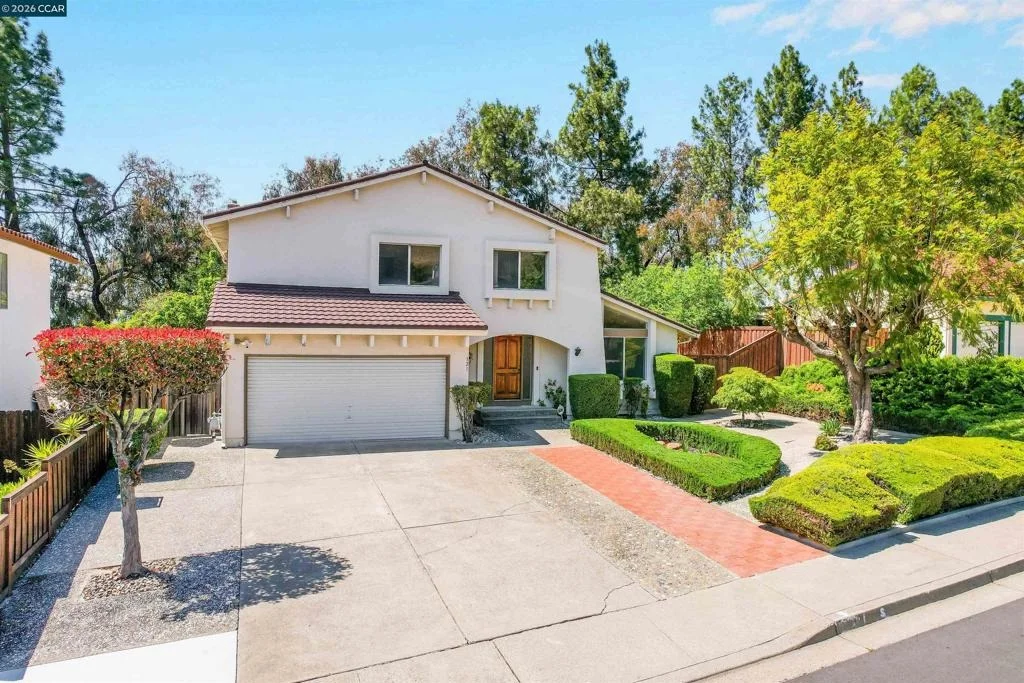 Photo of 121 Violet Rd