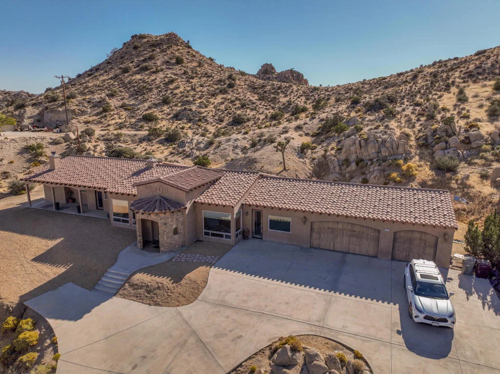 Photo of 56245 Cobalt Road