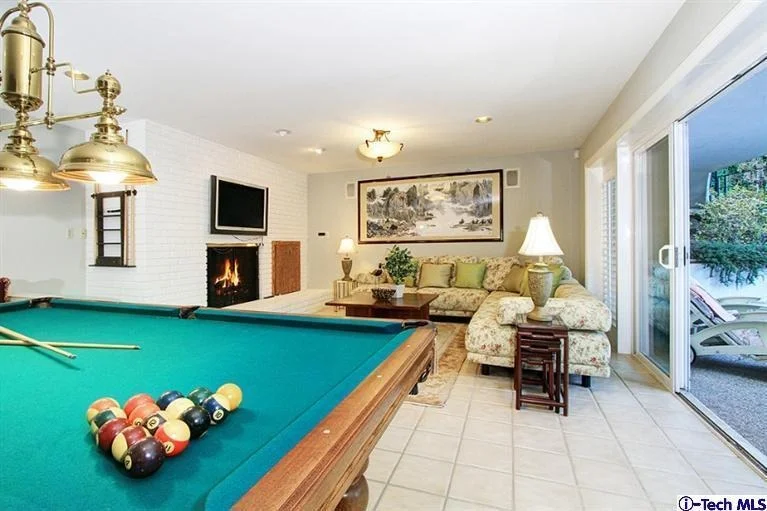 Photo of 2463 Ridgeway Road