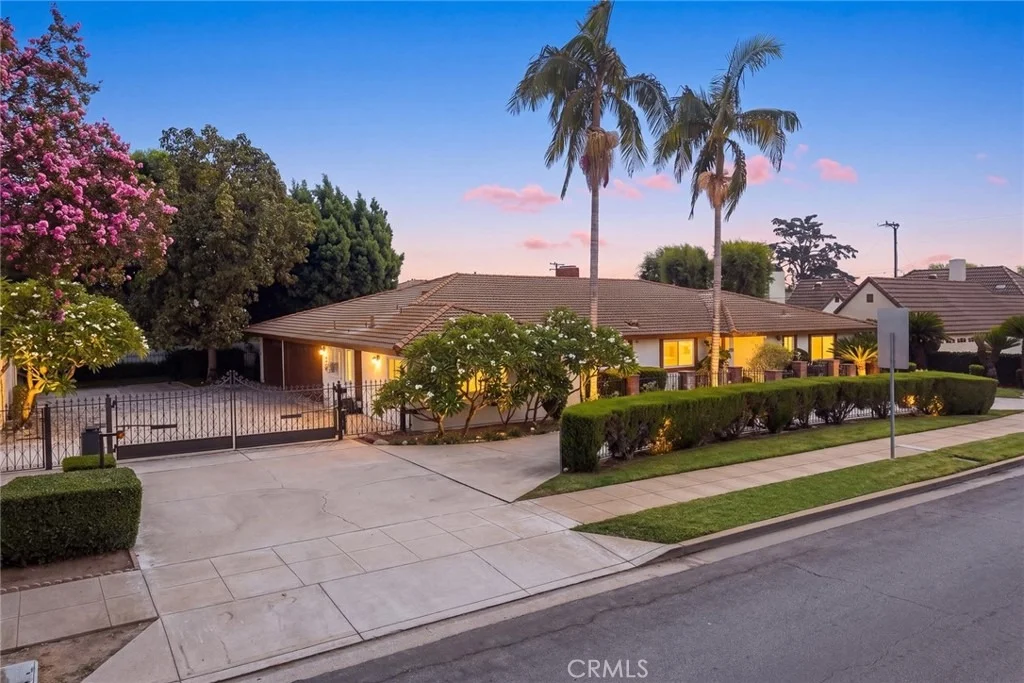 Photo of 2000 Holly Avenue
