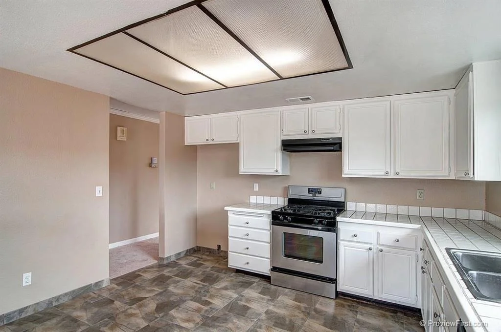 Photo of 7938 Avenida Diestro