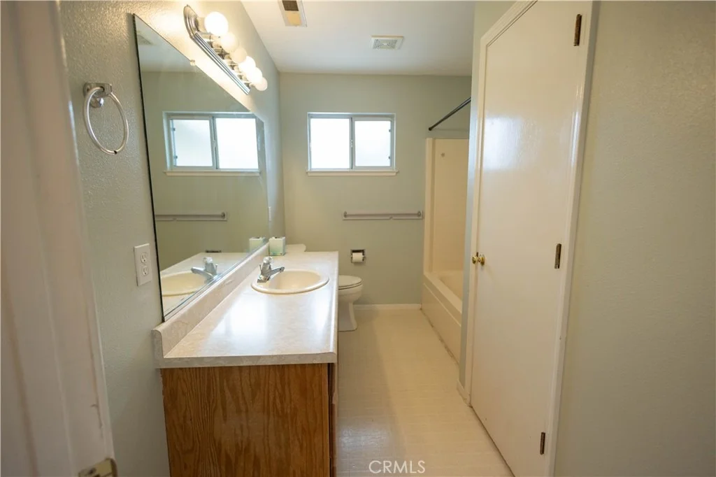 Photo of 6042 Grange