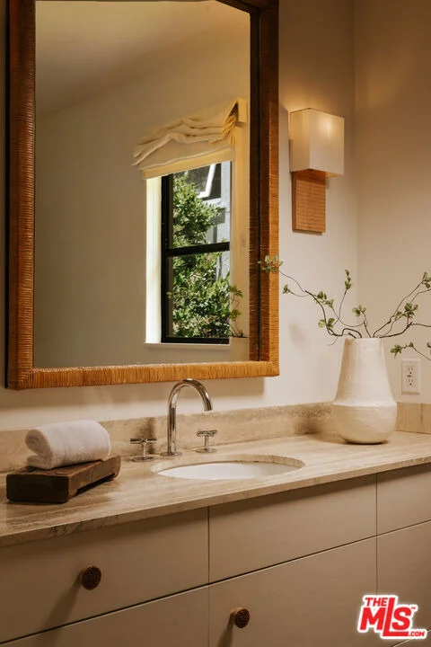 Photo of 588 Dryad Road