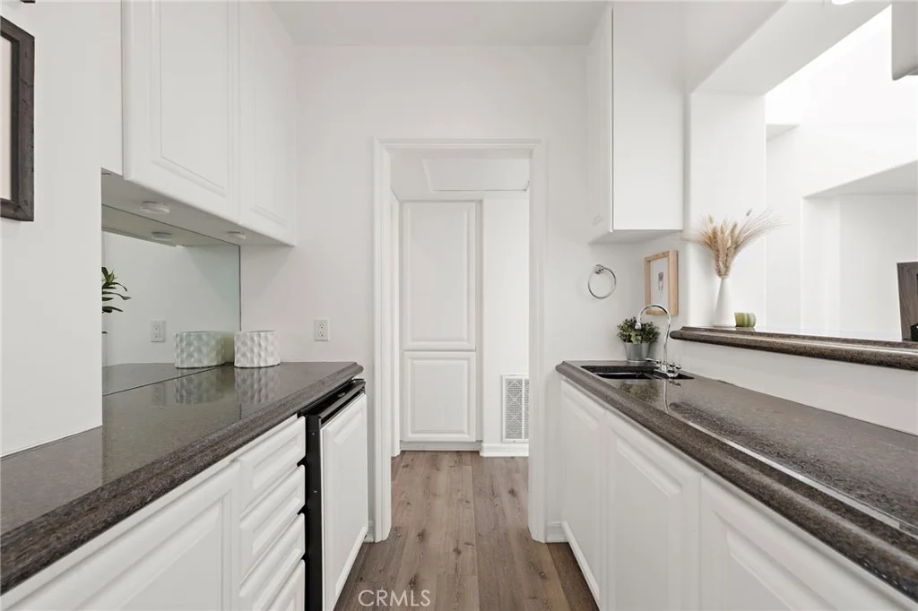 Photo of 1582 White Alder