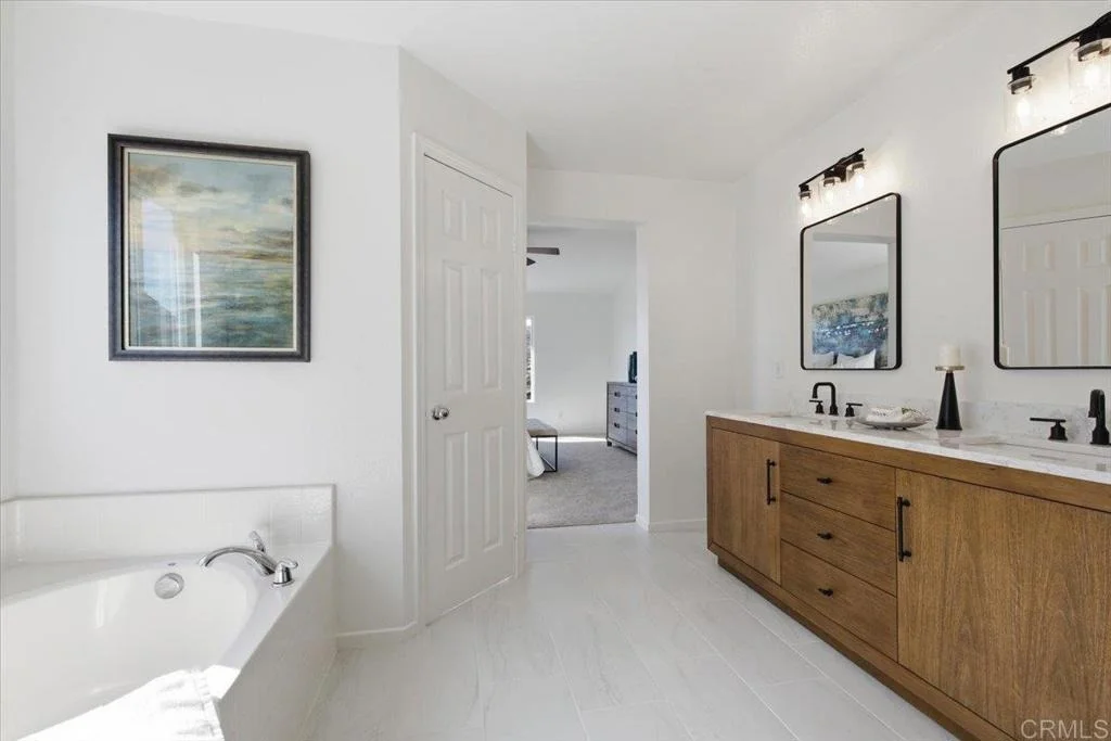 Photo of 812 Avenida Abeja