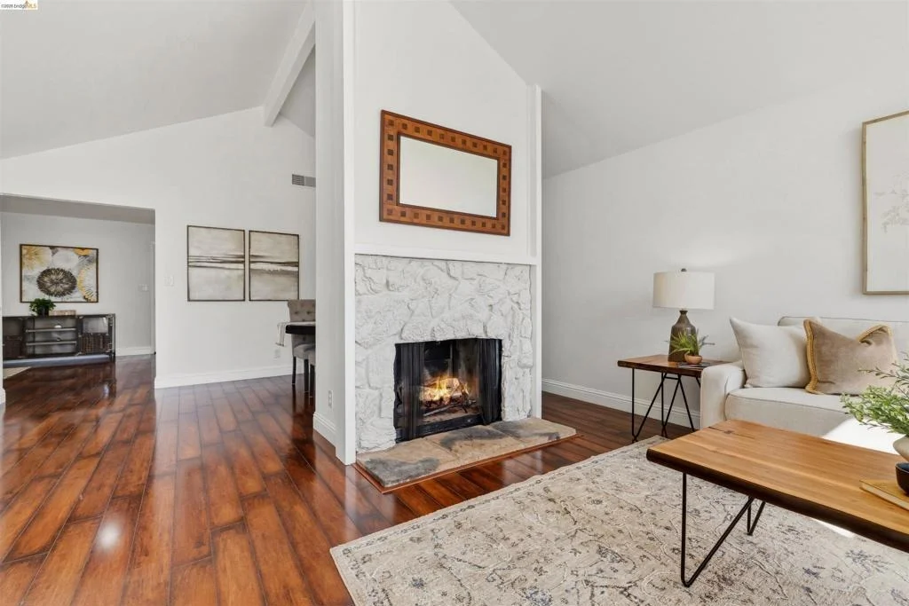 Photo of 1363 Swallowtail Rd