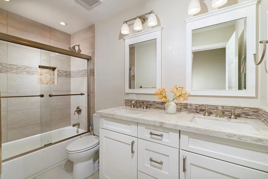 Photo of 2360 Avenida Helecho