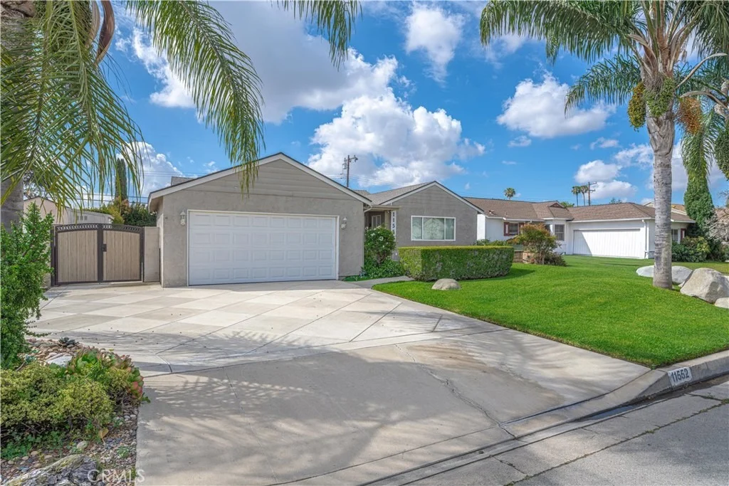 Photo of 11552 Reva