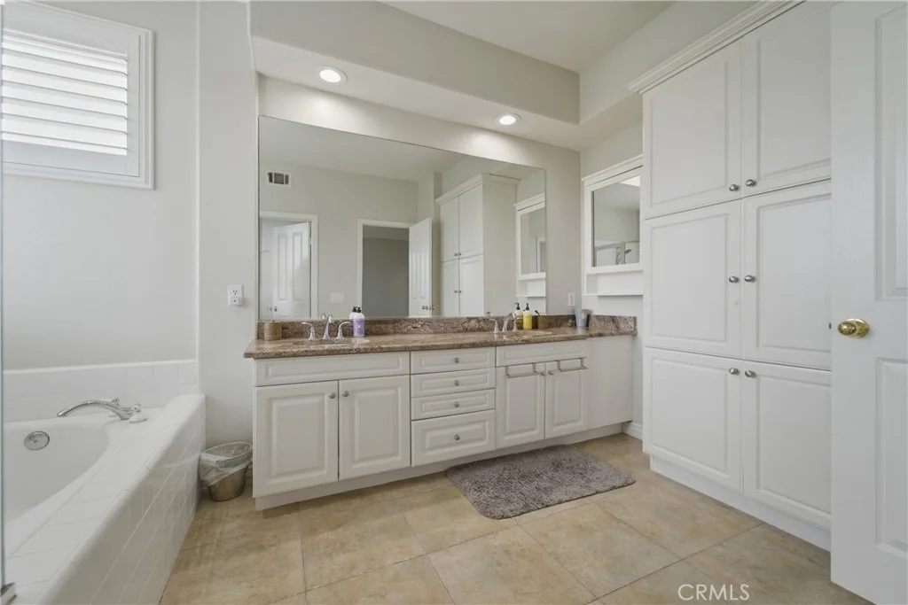 Photo of 21 WEDGEWOOD