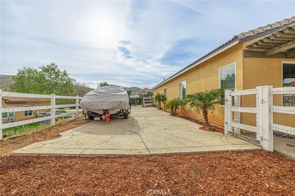 Photo of 33442 Desert Road