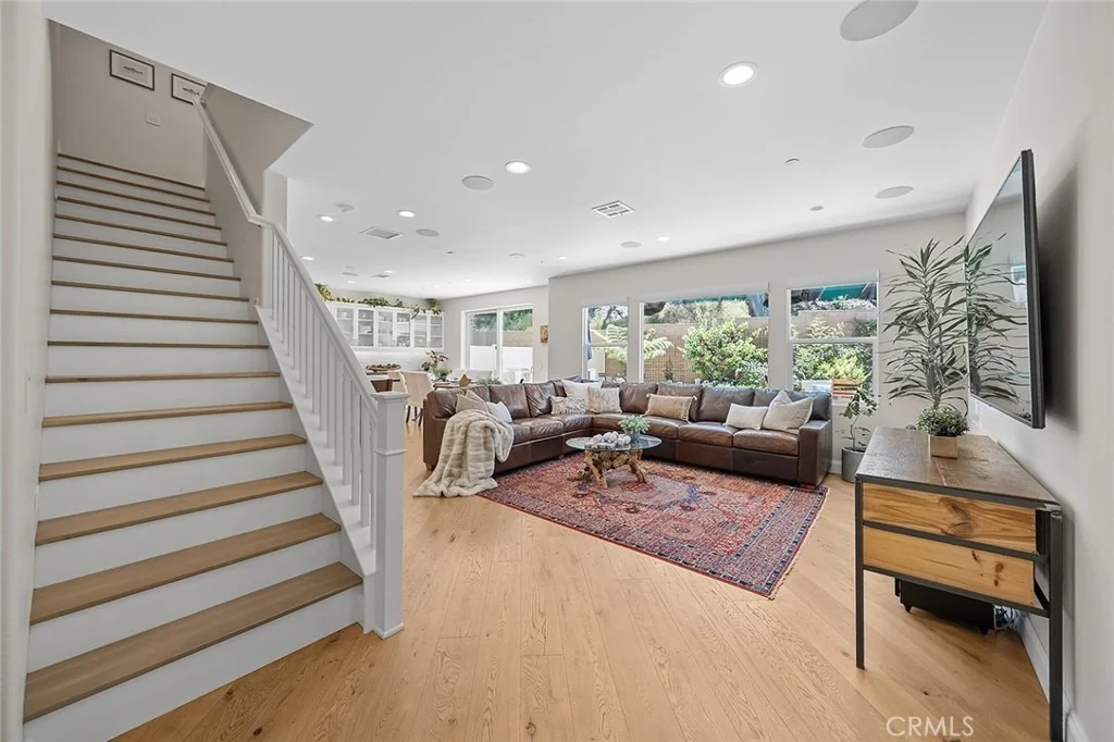 Photo of 4689 Holly Avenue
