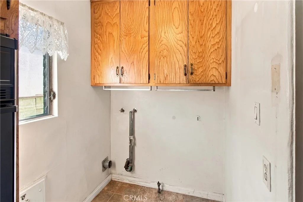Photo of 2043 N Maple