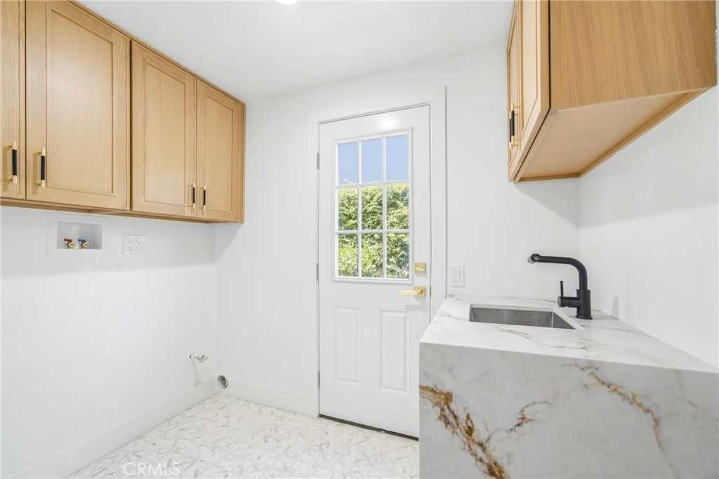 Photo of 137 S Thistle Road