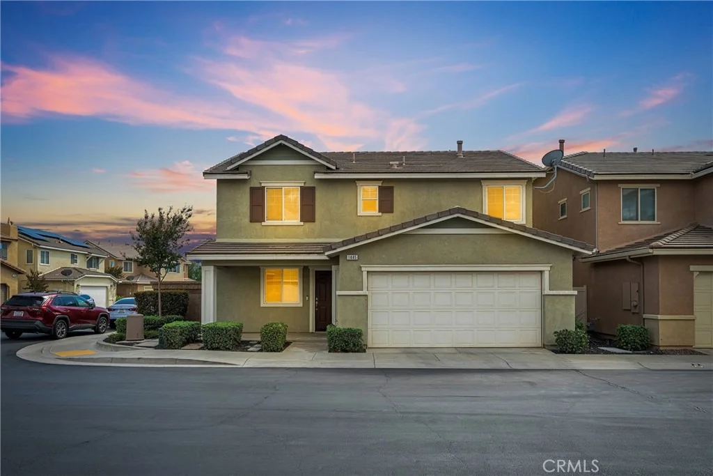 Photo of 1445 Chinaberry