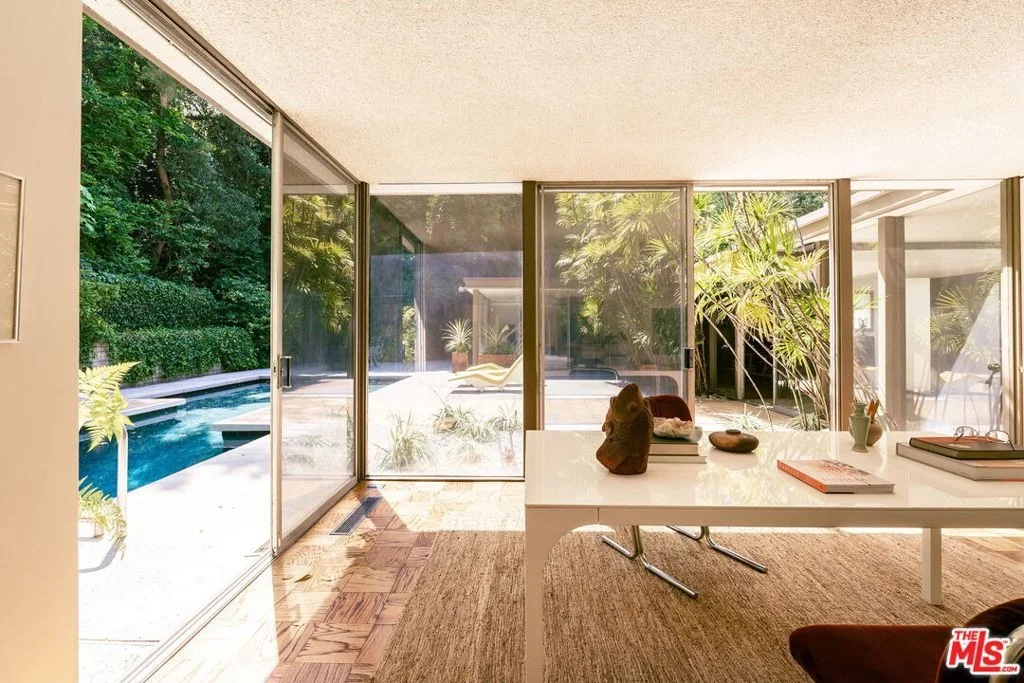 Photo of 832 Canon Drive